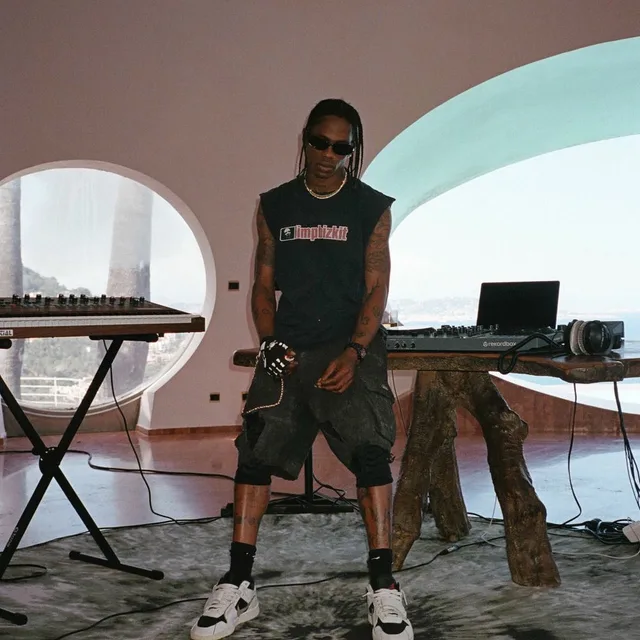 Travis Scott collabore avec James Blake et Ludwig Goransson pour un nouveau single intitulé… — revue de presse