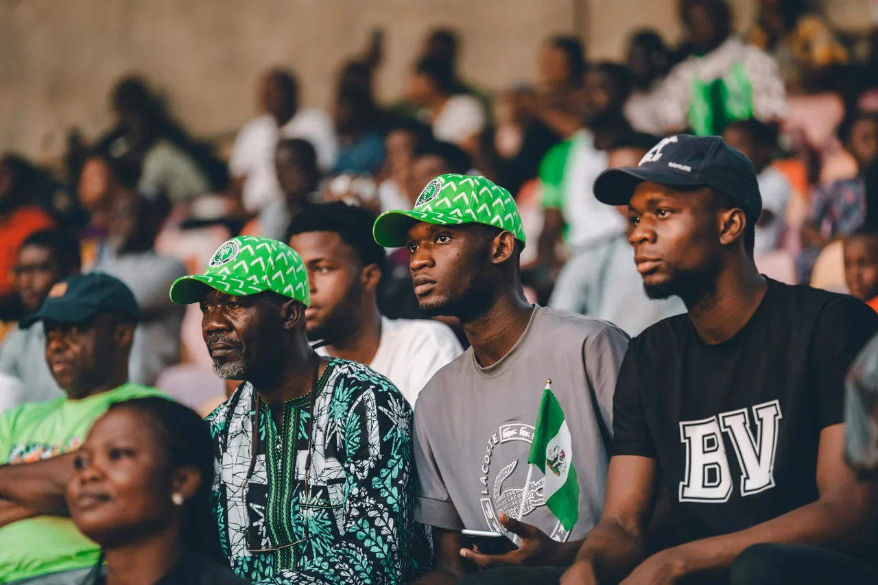 Le football nigérian traverse une période sombre, selon l'ancien champion d'Afrique des Nations… — revue de presse